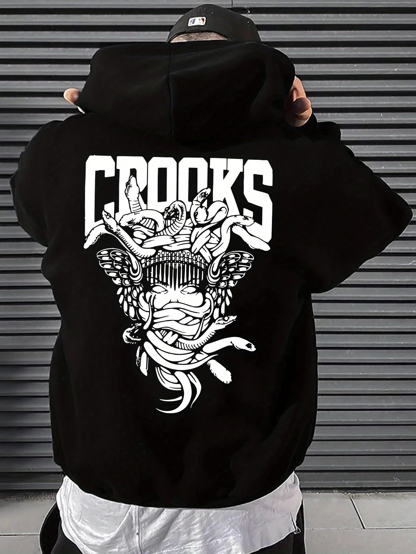 Geometric Print Hoodie – Stylish All-Season Streetwear