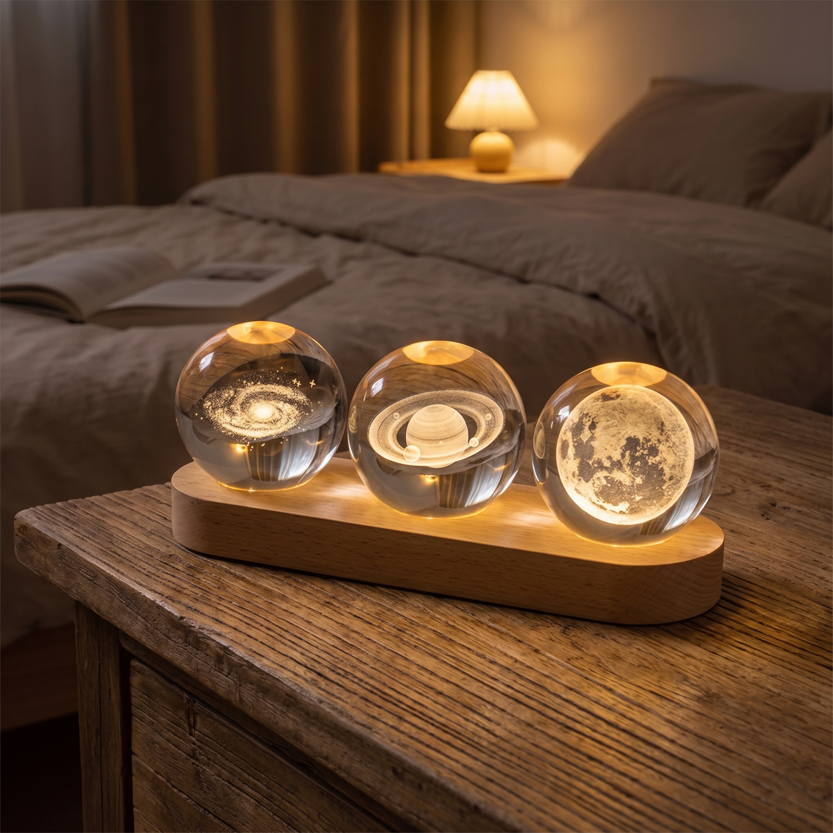 Veilleuse boule de cristal Aura — Lune, Saturne et Galaxie